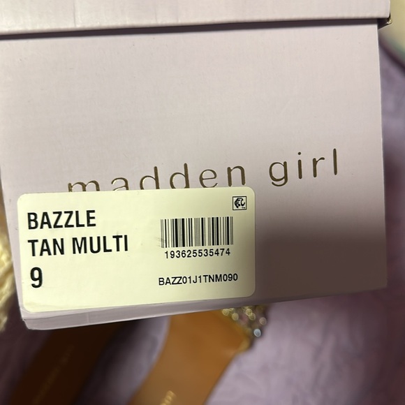 madden girls bazzle sandals - Picture 3 of 3